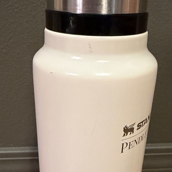 Stanley X Pendleton Cream/White Striped Vacuum Thermos with Handle 1.5 qt - Picture 7 of 10